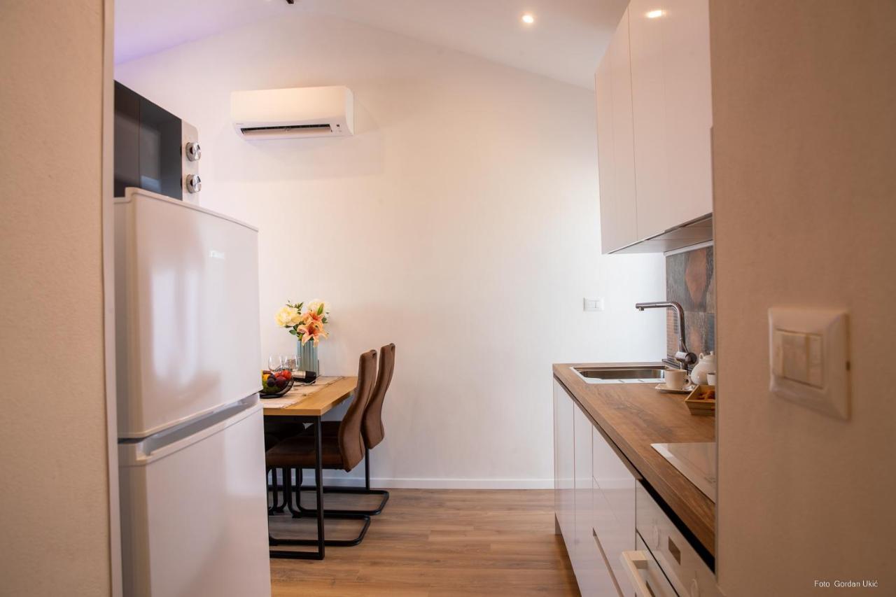 Blue Sky Apartment Ровінь Екстер'єр фото