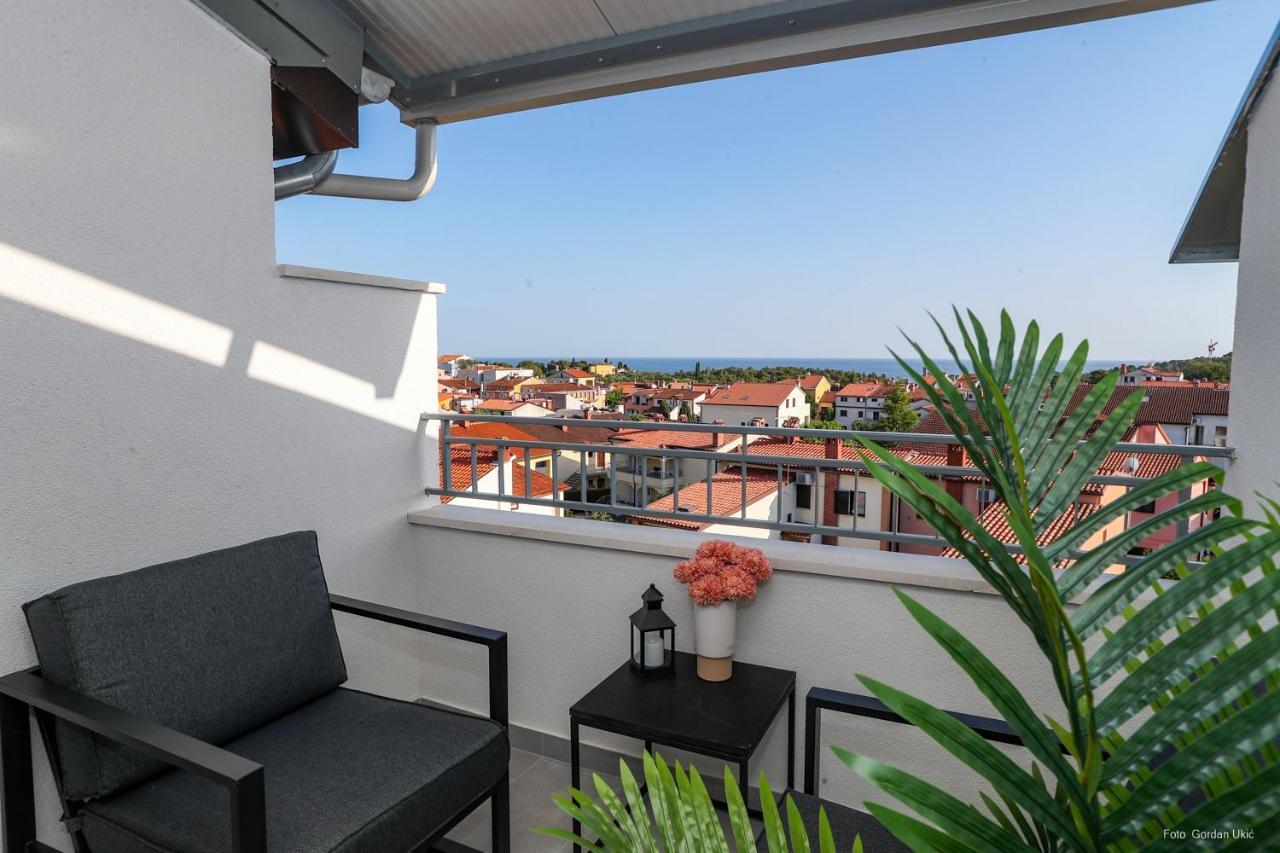 Blue Sky Apartment Ровінь Екстер'єр фото