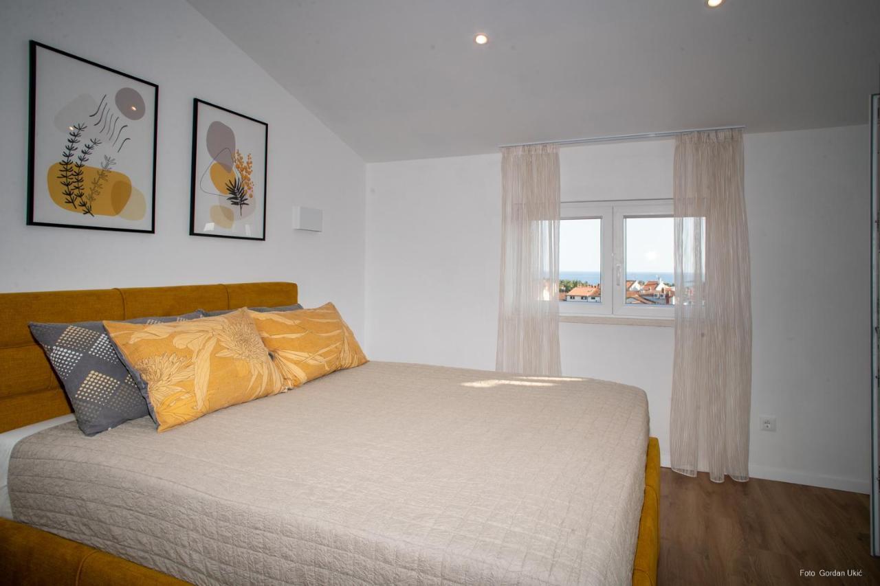 Blue Sky Apartment Ровінь Екстер'єр фото
