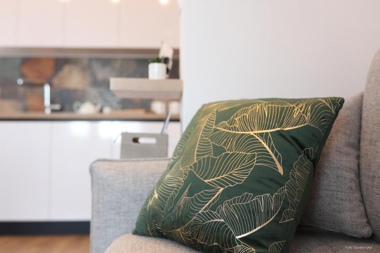 Blue Sky Apartment Ровінь Екстер'єр фото