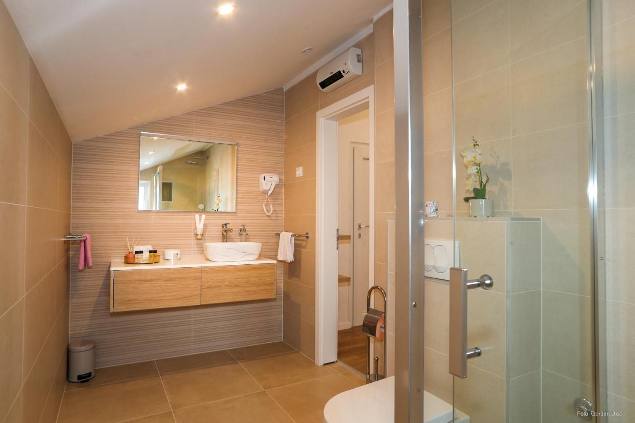 Blue Sky Apartment Ровінь Екстер'єр фото