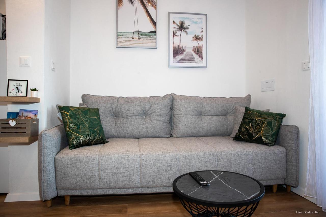 Blue Sky Apartment Ровінь Екстер'єр фото