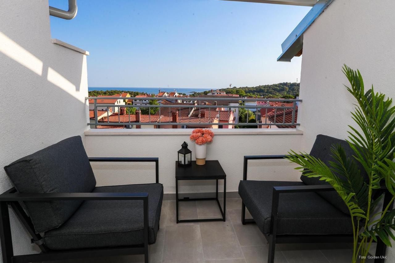 Blue Sky Apartment Ровінь Екстер'єр фото